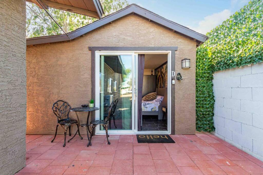 Your Tiny Downtown Home With Backyard Unit D Phoenix Eksteriør billede